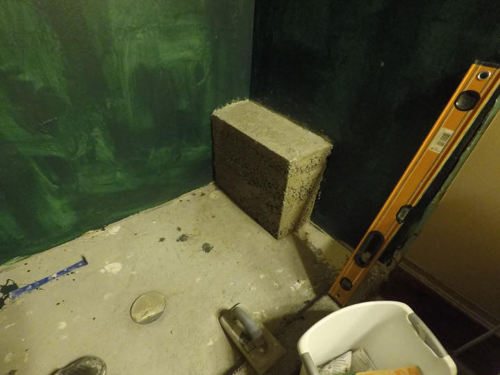 concrete-shower-seat